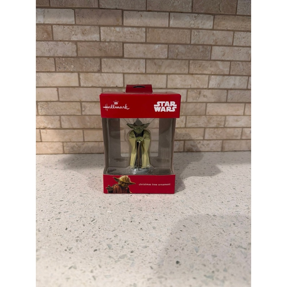 Yoda‎ 2017 Hallmark Star Wars Red Box Ornament - NIB